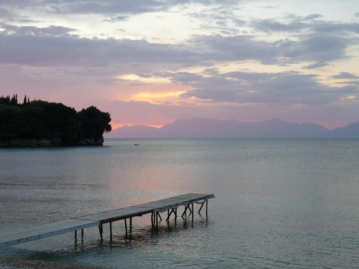 Avlaki Beachfront Vilă *